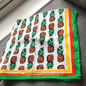 Pineapple scarf